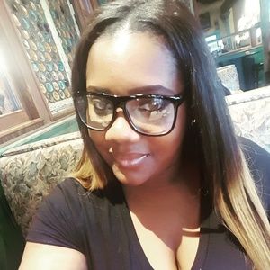 Meet your Posher, Racquel